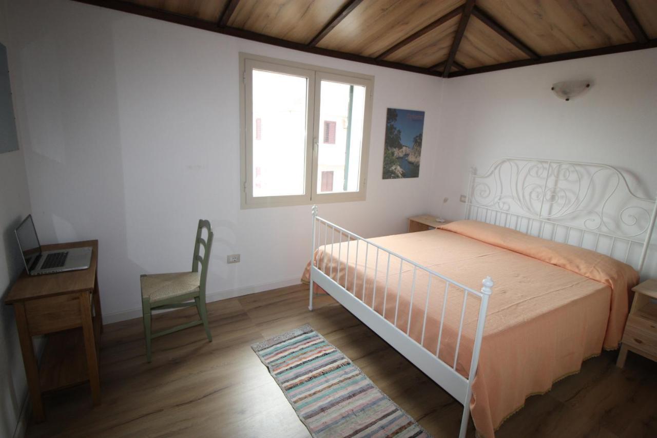 Sa Domo De Mannoi Apartman Orosei Kültér fotó