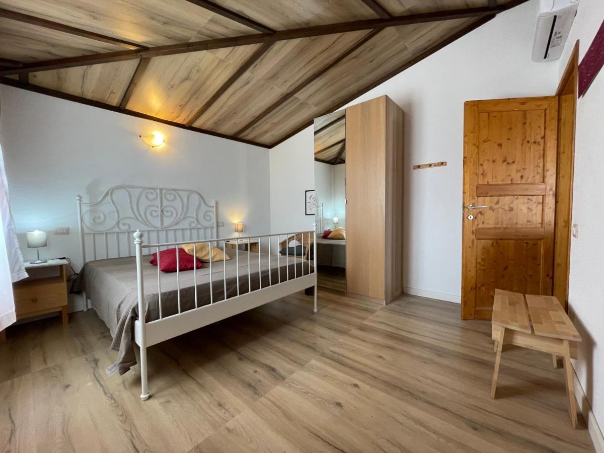 Sa Domo De Mannoi Apartman Orosei Kültér fotó